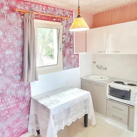 Cozy 3 Bedroom House In Hersonisos Hersonissos (Crete)