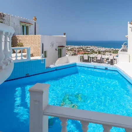 Feriehus Hersonisos - Sleeps 15 - Parking - Pool - Garden