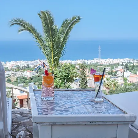 Feriehus Hersonisos - Sleeps 15 - Parking - Pool - Garden