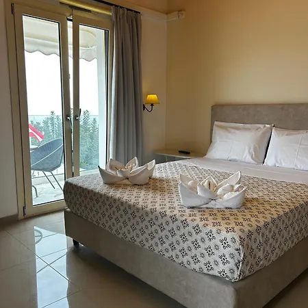 Hersonisos - Sleeps 15 - Parking - Pool - Garden Hersonissos (Crete)