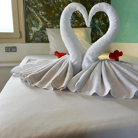 Hersonisos - Sleeps 15 - Parking - Pool - Garden * Hersonissos (Crete)